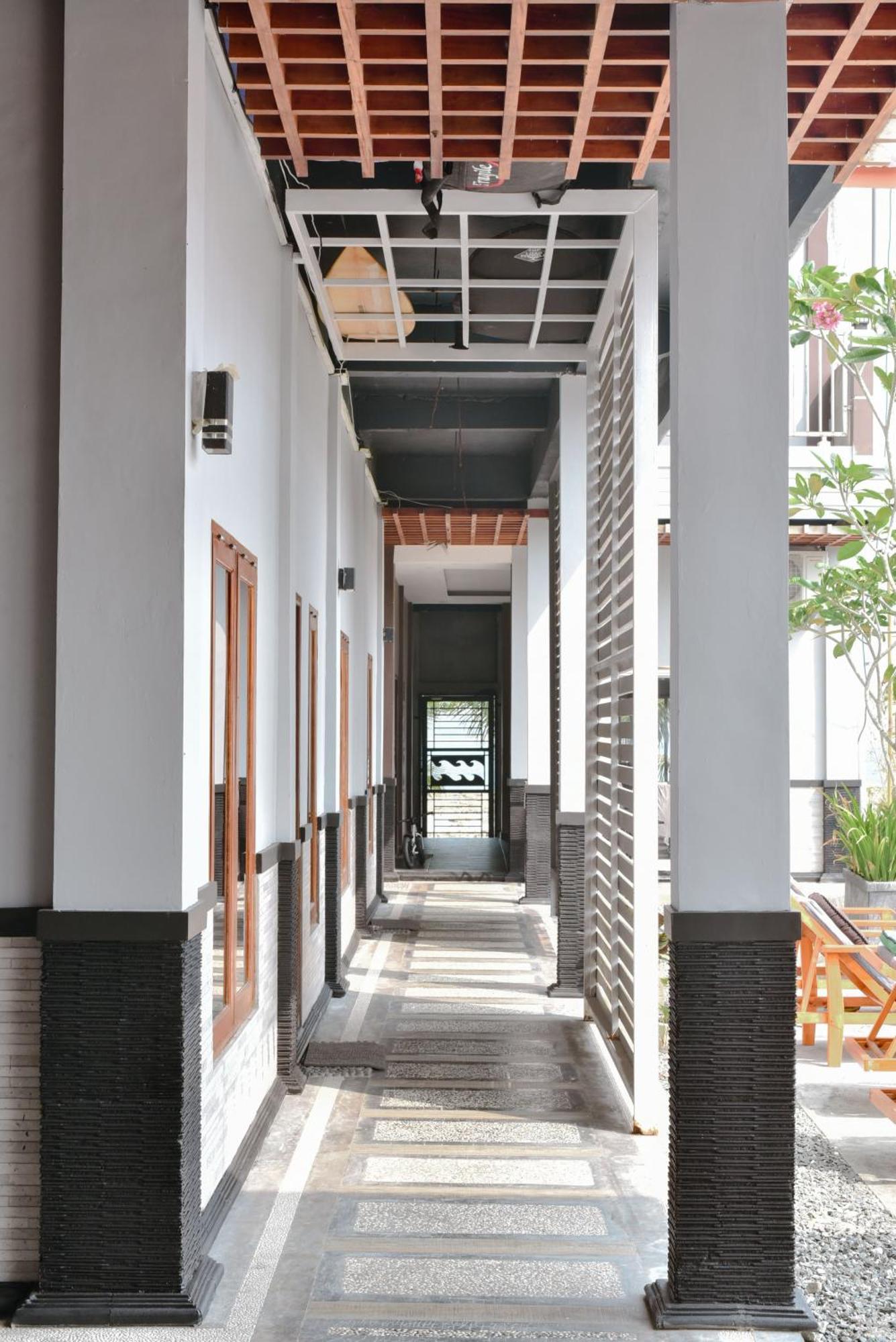 Oseda Nias Surf House Hotel Hilibotodane Exterior photo