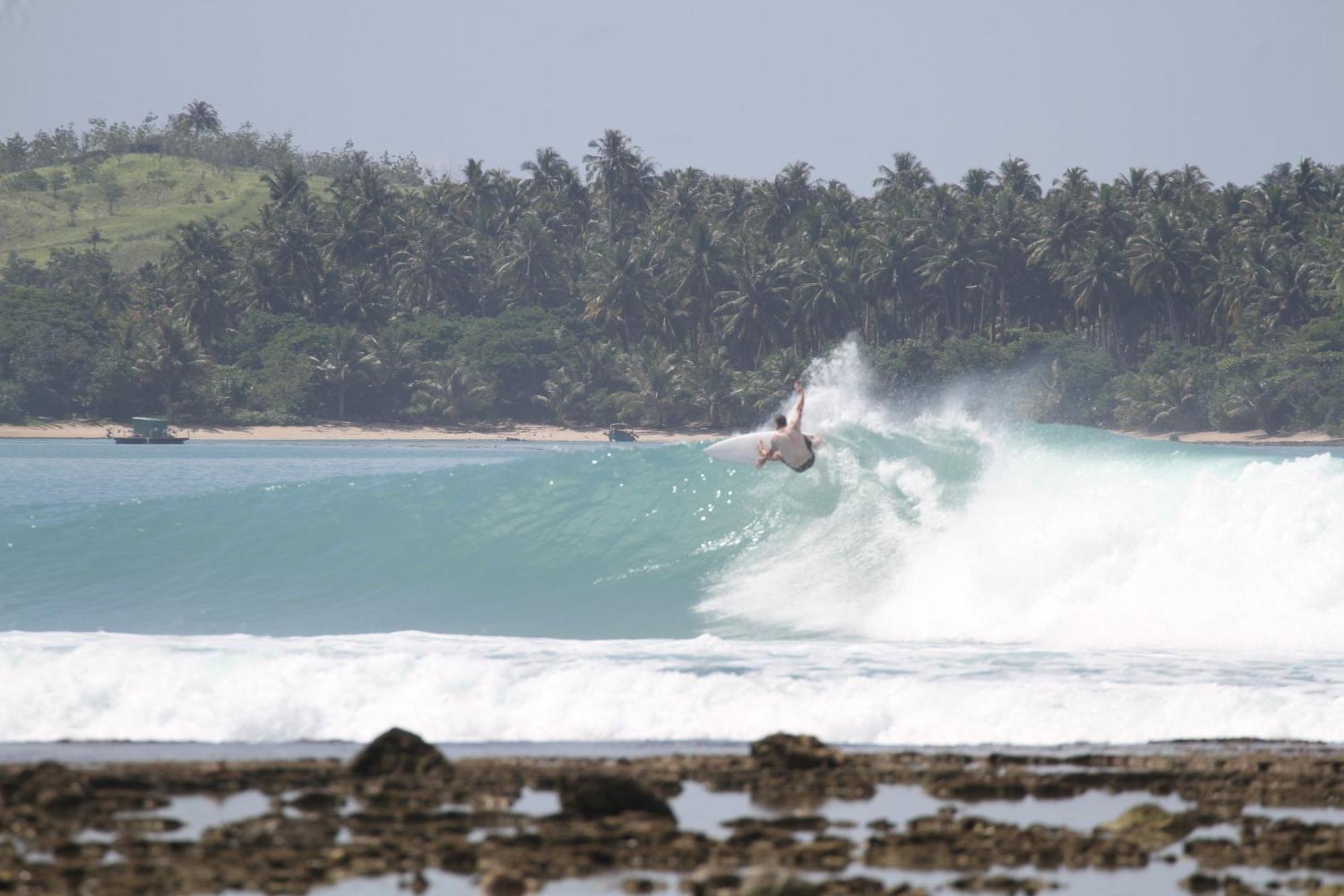 Oseda Nias Surf House Hotel Hilibotodane Exterior photo