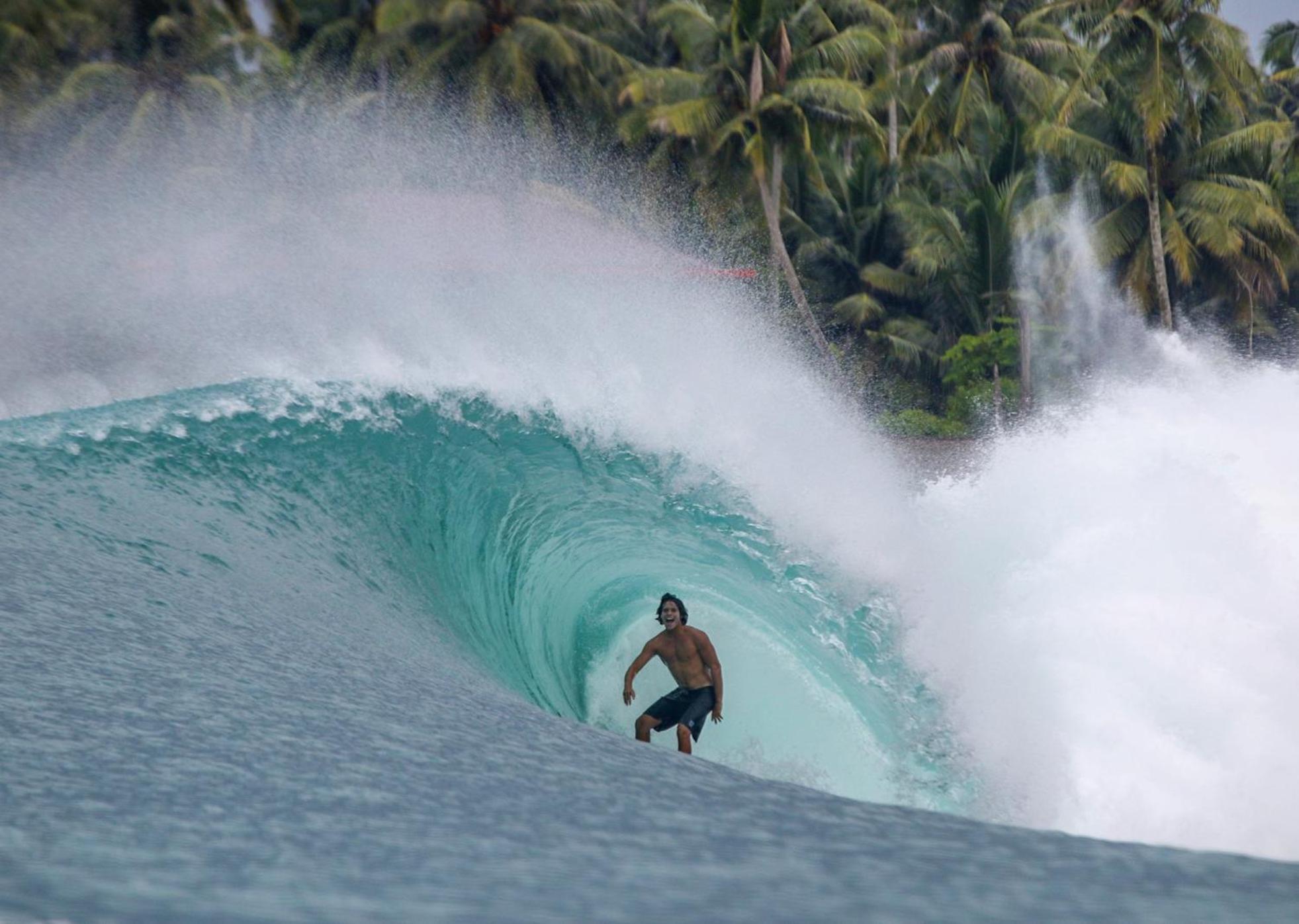 Oseda Nias Surf House Hotel Hilibotodane Exterior photo