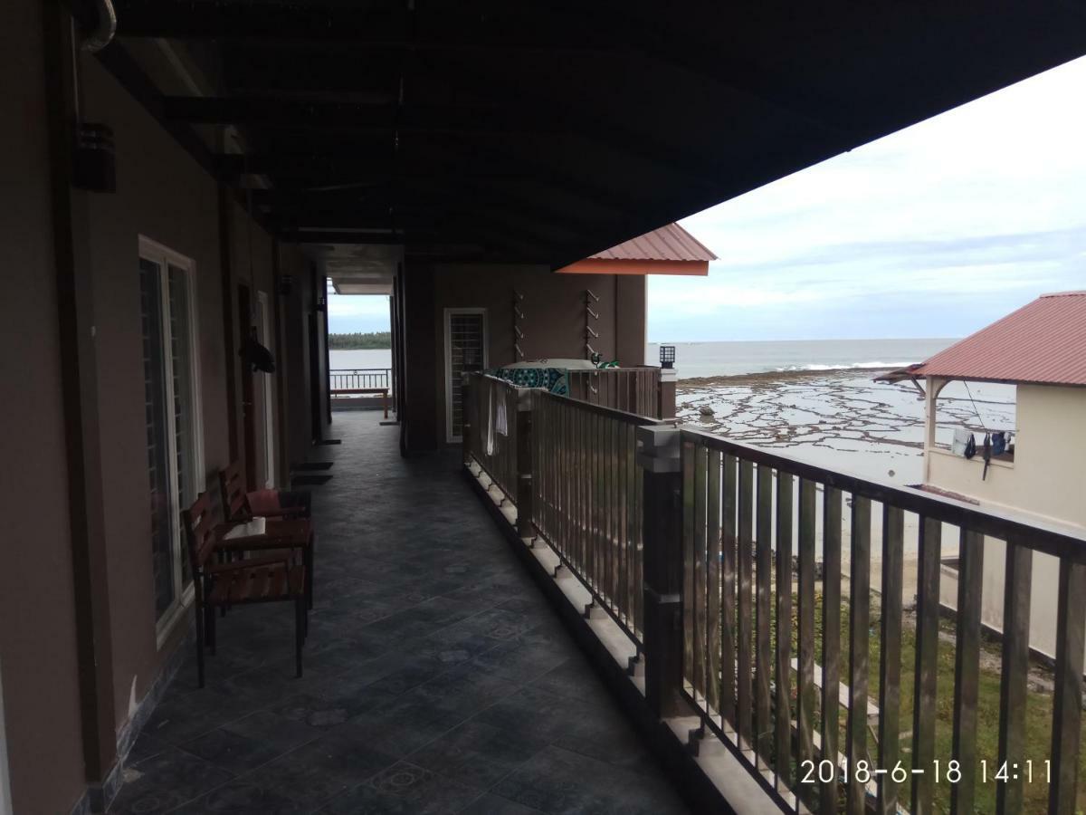 Oseda Nias Surf House Hotel Hilibotodane Exterior photo