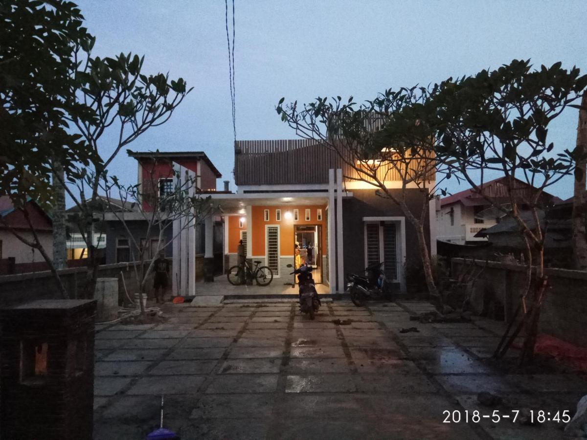 Oseda Nias Surf House Hotel Hilibotodane Exterior photo
