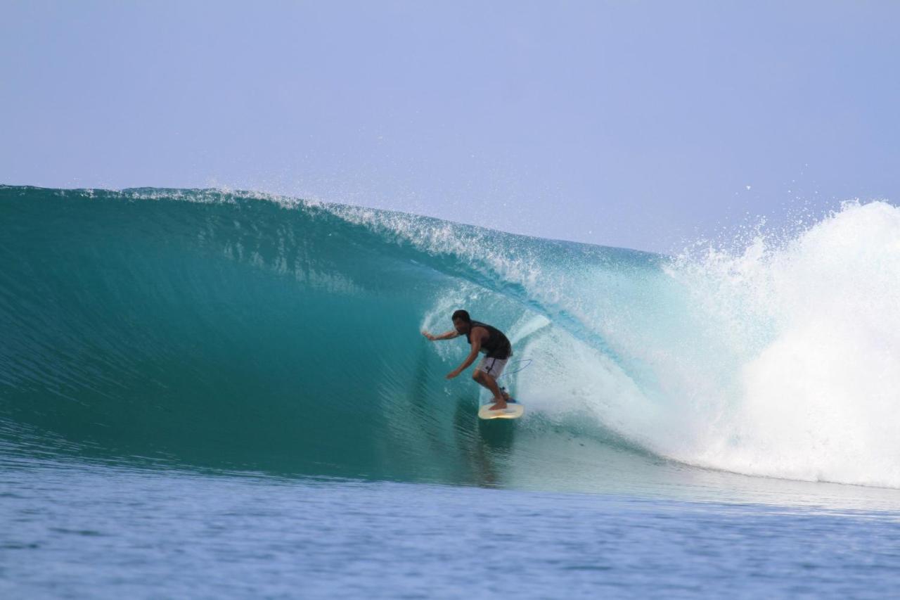 Oseda Nias Surf House Hotel Hilibotodane Exterior photo